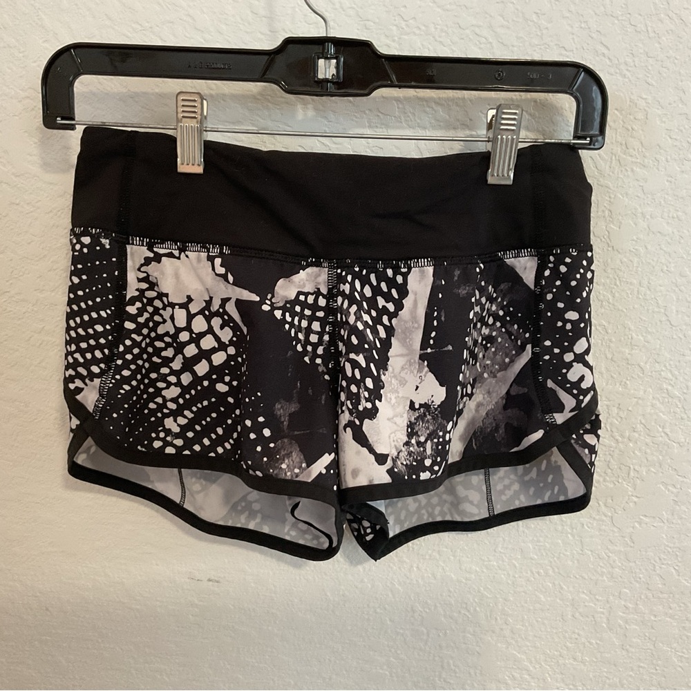 Lululemon shorts size 2 running shorts